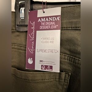 Gloria Vanderbilt Amanda the Original Designer New jeans w/ tags PLUS SIZE